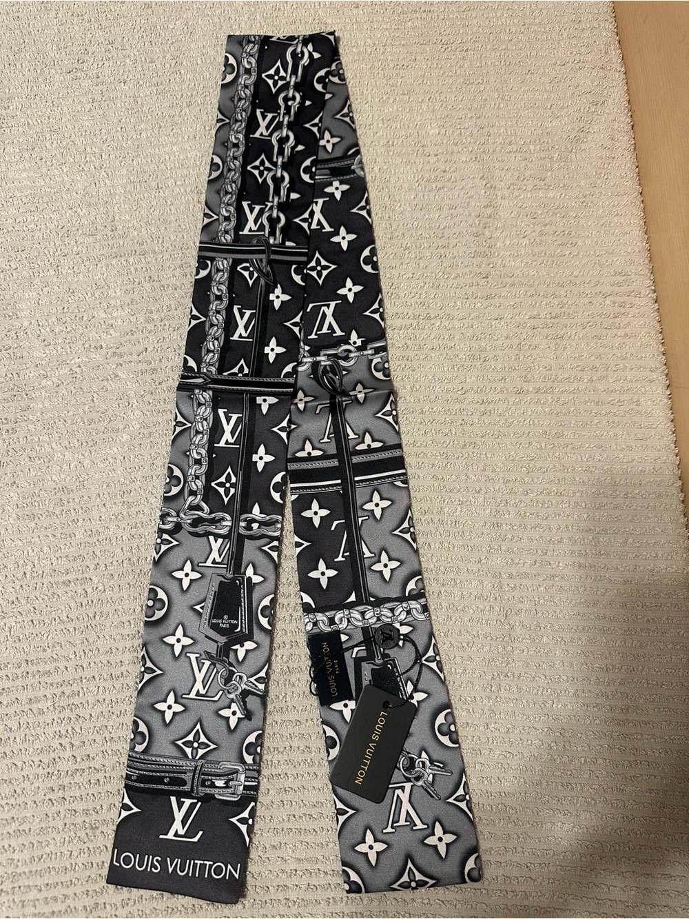 New Stylish Silk (Scarf/Bandeau/Twilly)
45”X3”